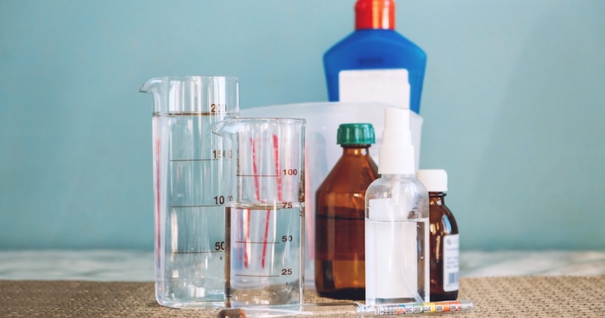10 usos del alcohol isopropílico en la limpieza de casa